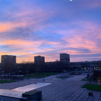 Au bureau un matin. (Sans filtre) Jardins de l'Hôtel de ville - Le Havre